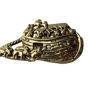 Vintage Noahs Ark Brooch Gold-tone Signed 1995 BGA Figural Inspirational Jewelry